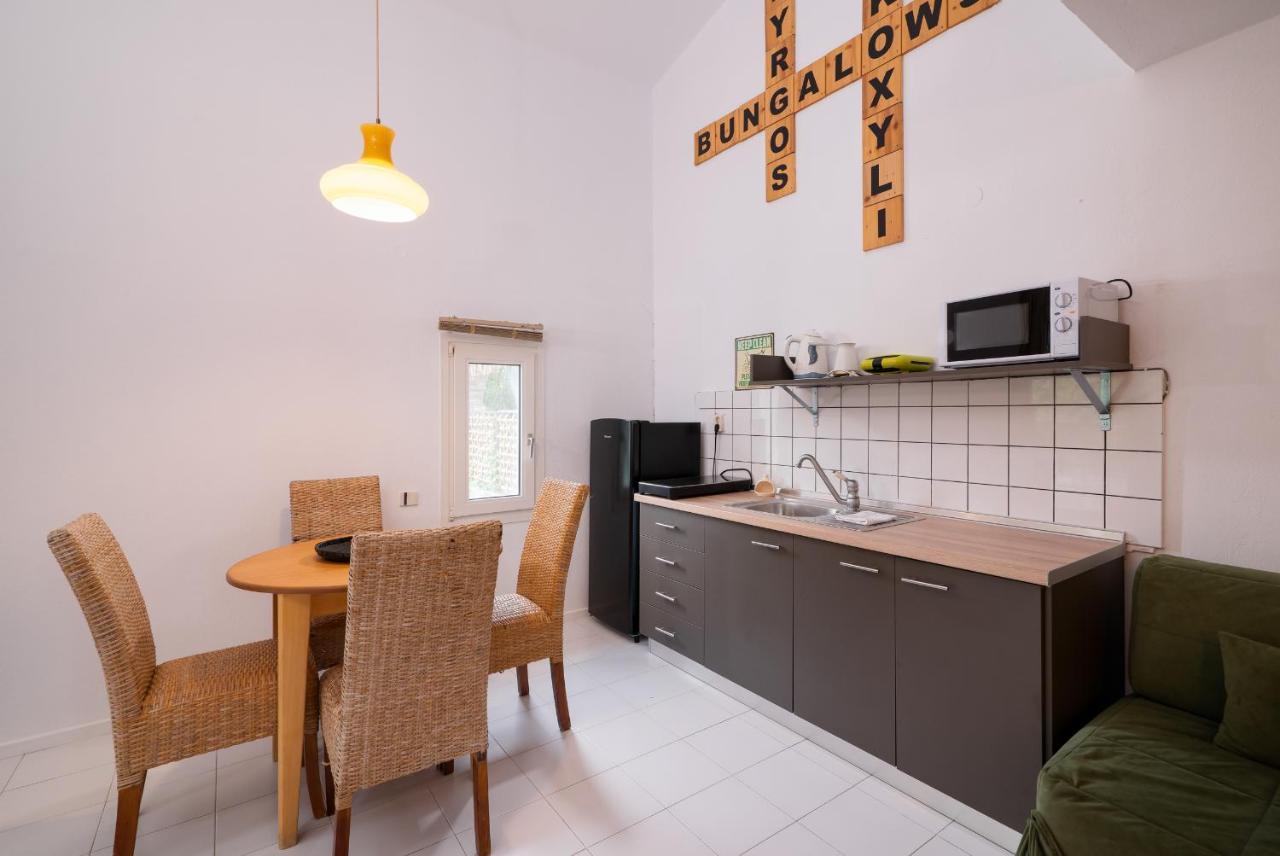 Pyrgos Apartment *